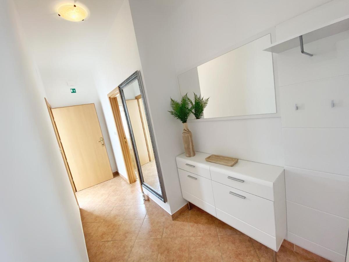 Apartments Saric Biograd Na Moru Εξωτερικό φωτογραφία